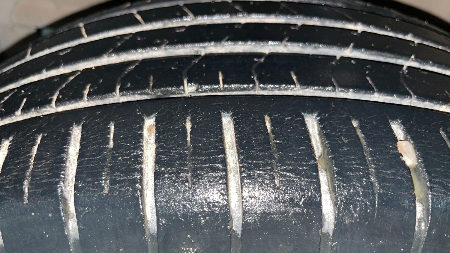 Used 2021 Maruti Suzuki Baleno Zeta Petrol Manual tyres LEFT FRONT TYRE TREAD VIEW