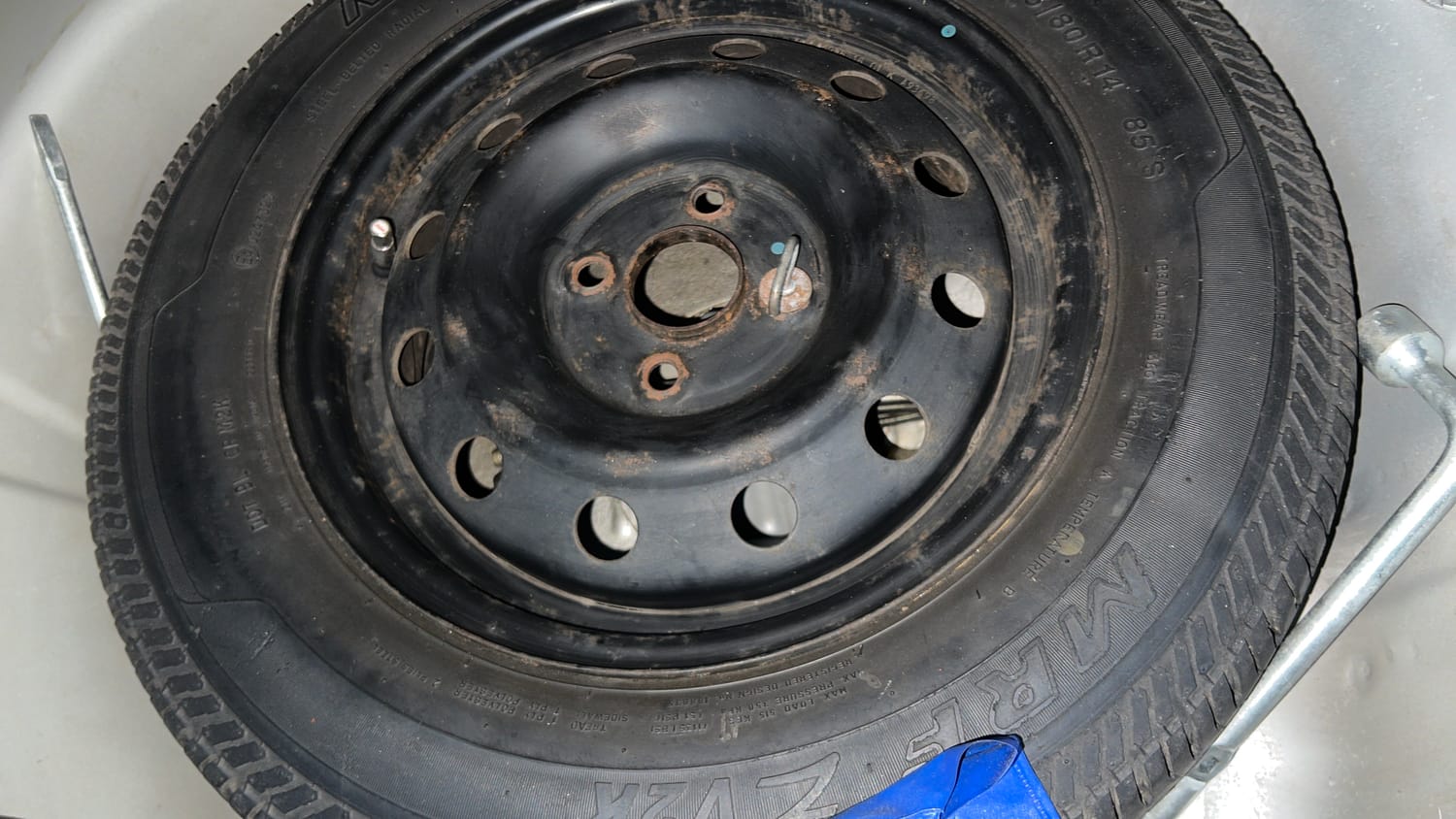 Used 2016 Maruti Suzuki Swift Dzire VXI Petrol Manual tyres SPARE TYRE VIEW