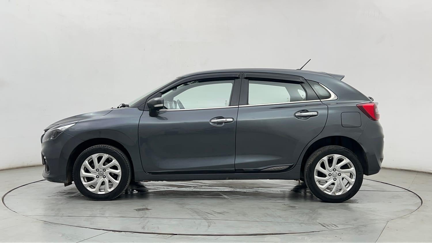 Used 2022 Maruti Suzuki Baleno Zeta MT Petrol Manual exterior LEFT SIDE VIEW