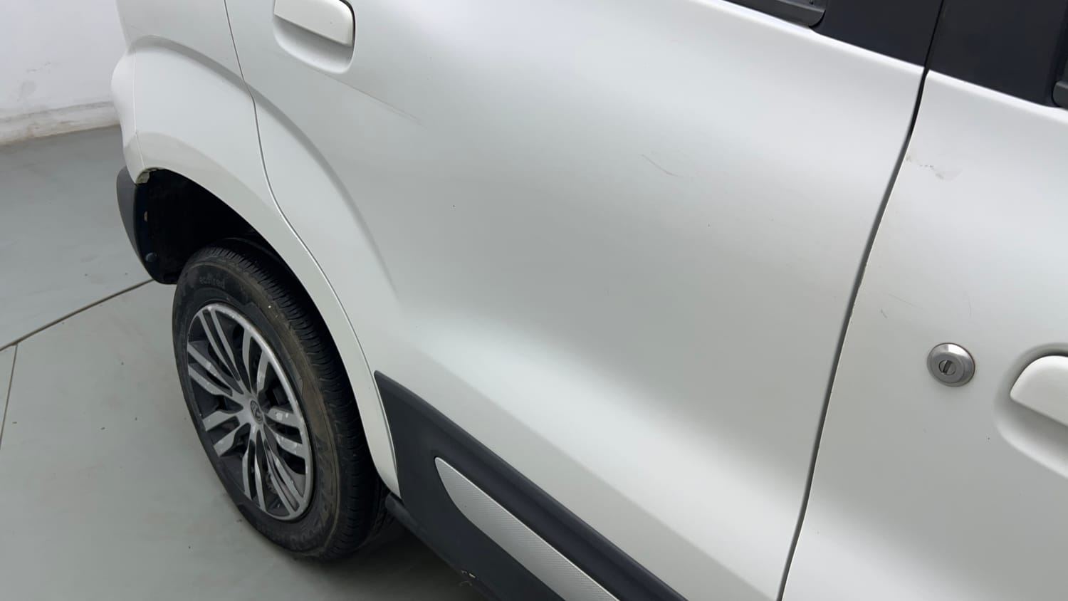 Used 2021 Maruti Suzuki S-Presso VXi Plus Petrol Manual dents MINOR SCRATCH