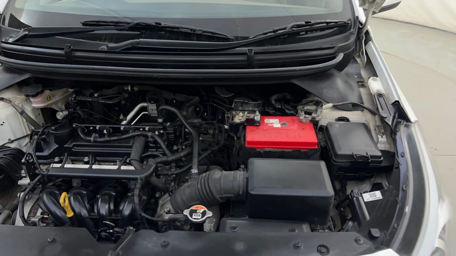 Used 2019 Hyundai Elite i20 Asta 1.2 (O) Petrol Manual engine ENGINE LEFT SIDE HINGE & APRON VIEW