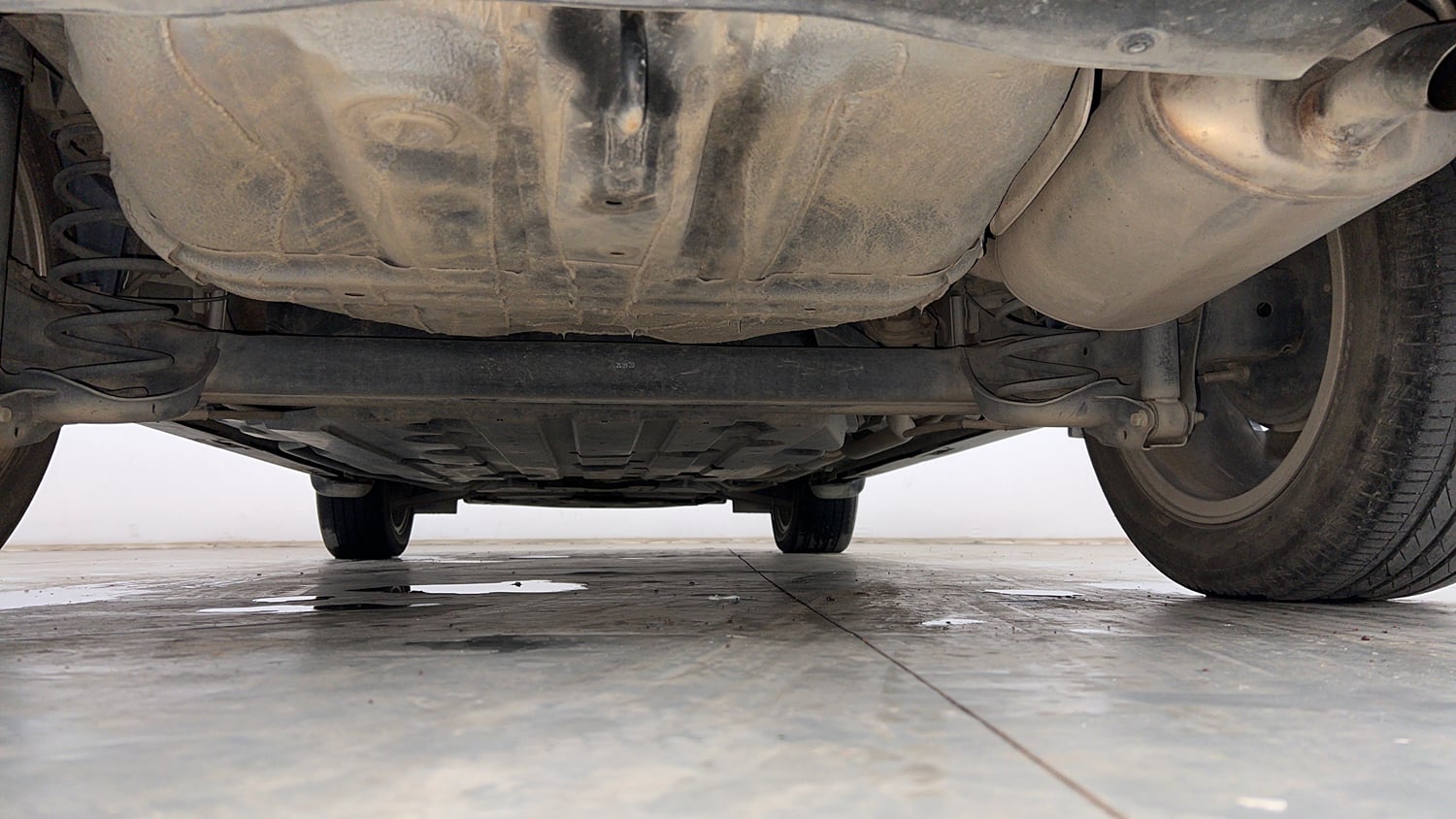 Used 2023 Honda Elevate VX MT Petrol Manual extra REAR UNDERBODY VIEW (TAKEN FROM REAR)