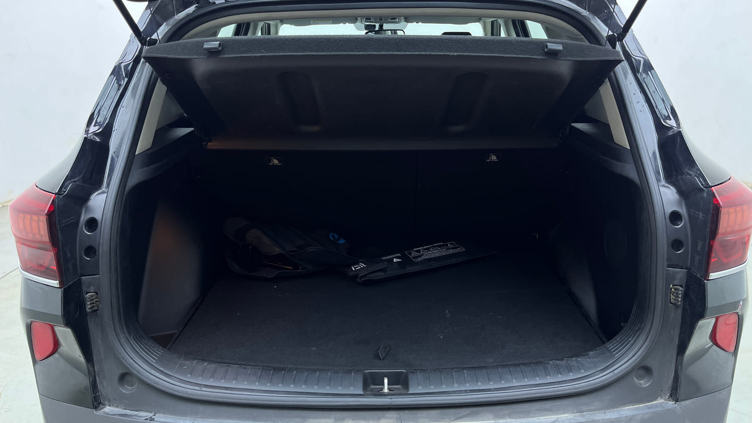 Used 2022 Kia Seltos GTX Plus 1.4 DCT Petrol Automatic interior DICKY INSIDE VIEW