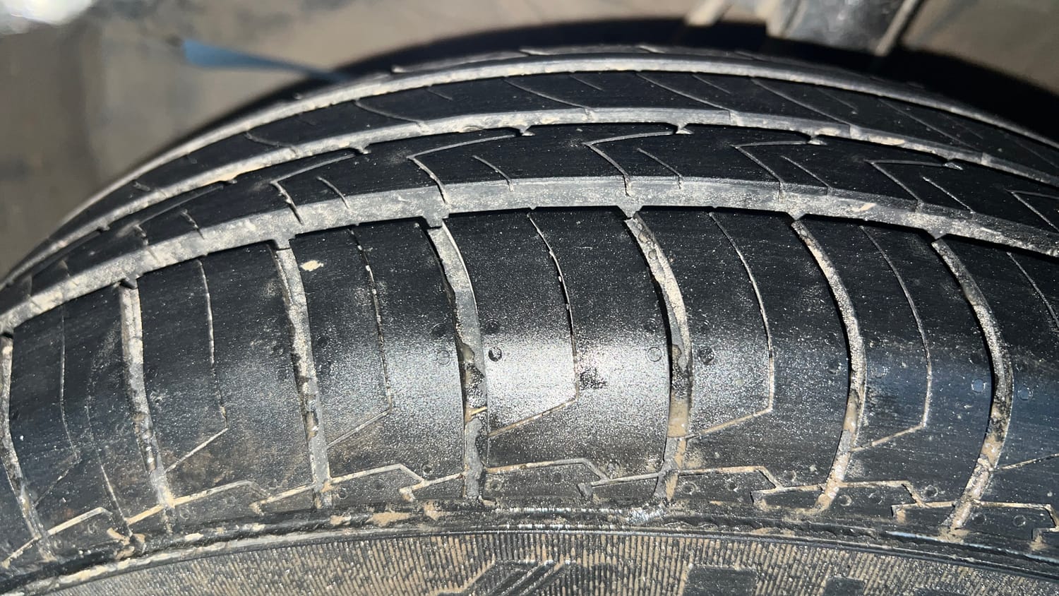 Used 2020 Maruti Suzuki Dzire VXi Petrol Manual tyres LEFT FRONT TYRE TREAD VIEW