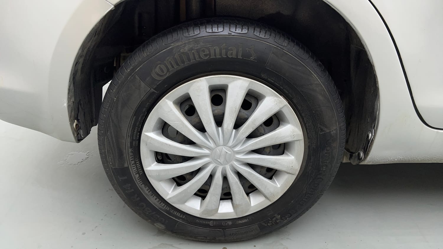 Used 2016 Maruti Suzuki Swift Dzire VXI Petrol Manual tyres RIGHT REAR TYRE RIM VIEW