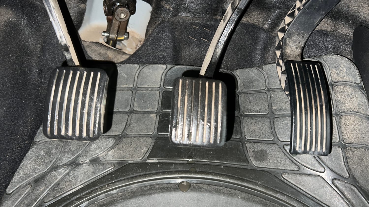 Used 2017 Hyundai Grand i10 Magna U2 1.2 CRDi Diesel Manual interior PEDALS VIEW