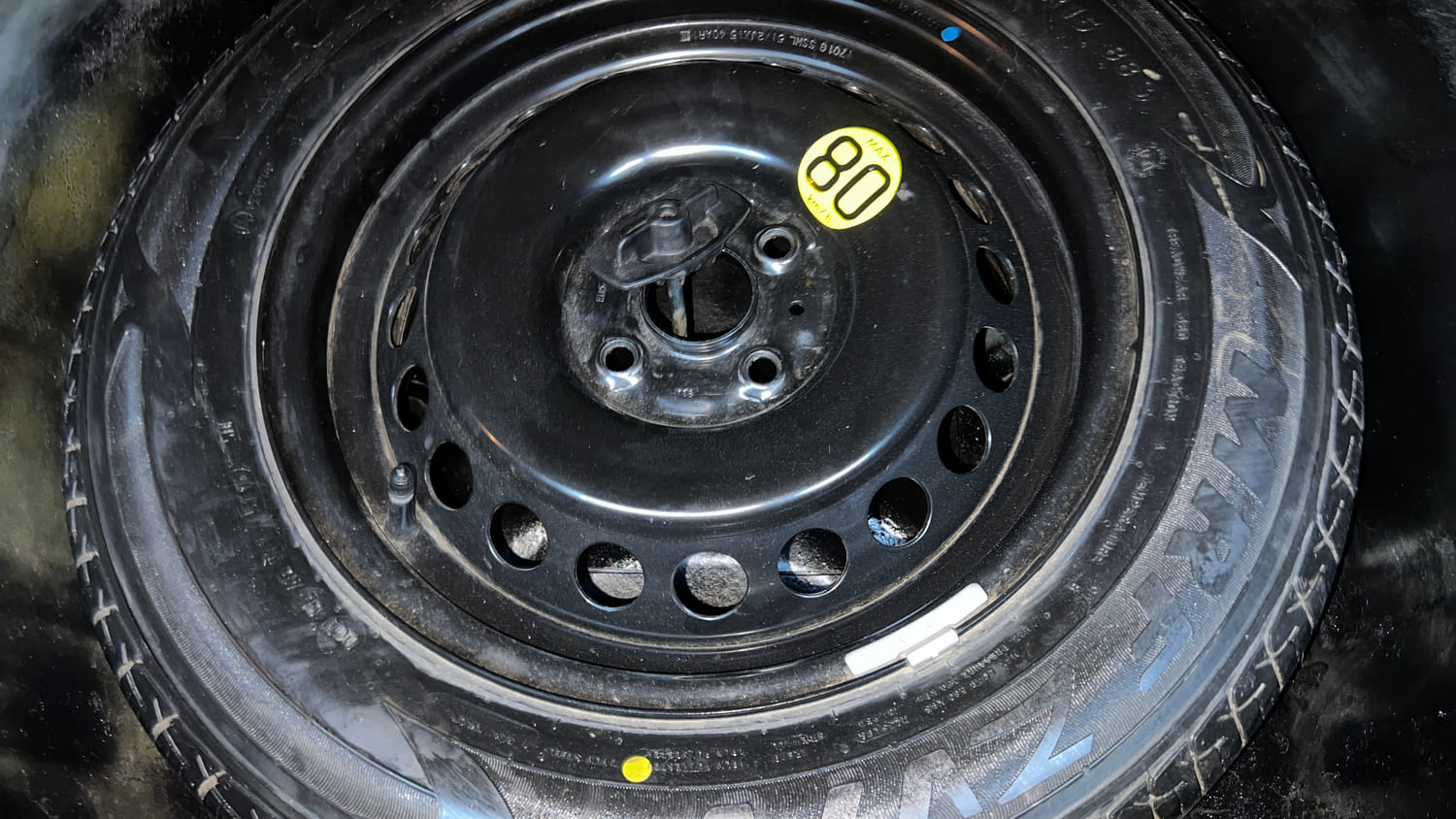 Used 2017 Maruti Suzuki Baleno Alpha 1.2 Petrol Manual tyres SPARE TYRE VIEW