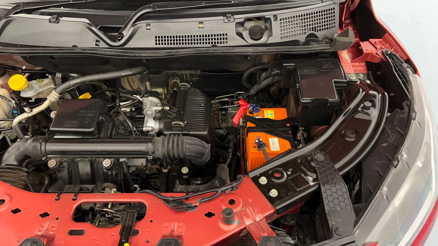 Used 2023 Nissan Magnite XV Executive Petrol Manual engine ENGINE LEFT SIDE VIEW