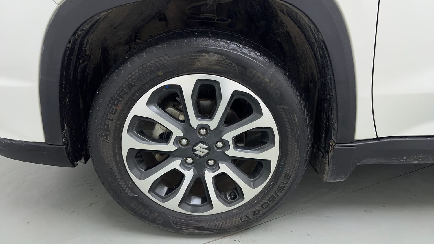 Used 2023 Maruti Suzuki Grand Vitara Zeta Smart Hybrid Petrol Manual tyres LEFT FRONT TYRE RIM VIEW