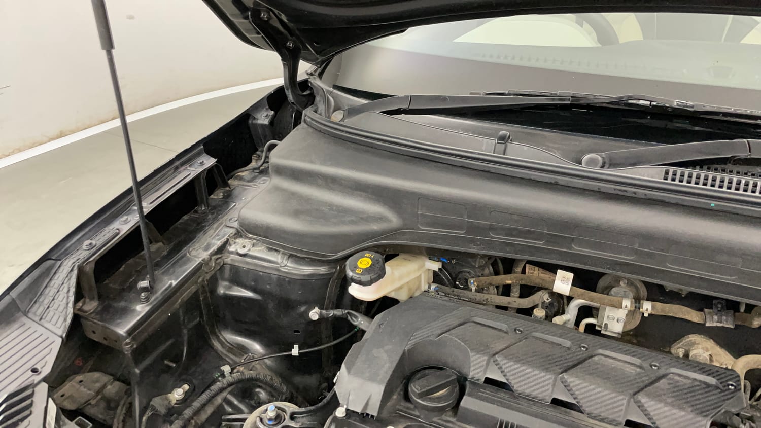 Used 2021 Hyundai Creta S 1.5 Petrol Petrol Manual engine ENGINE RIGHT SIDE HINGE & APRON VIEW