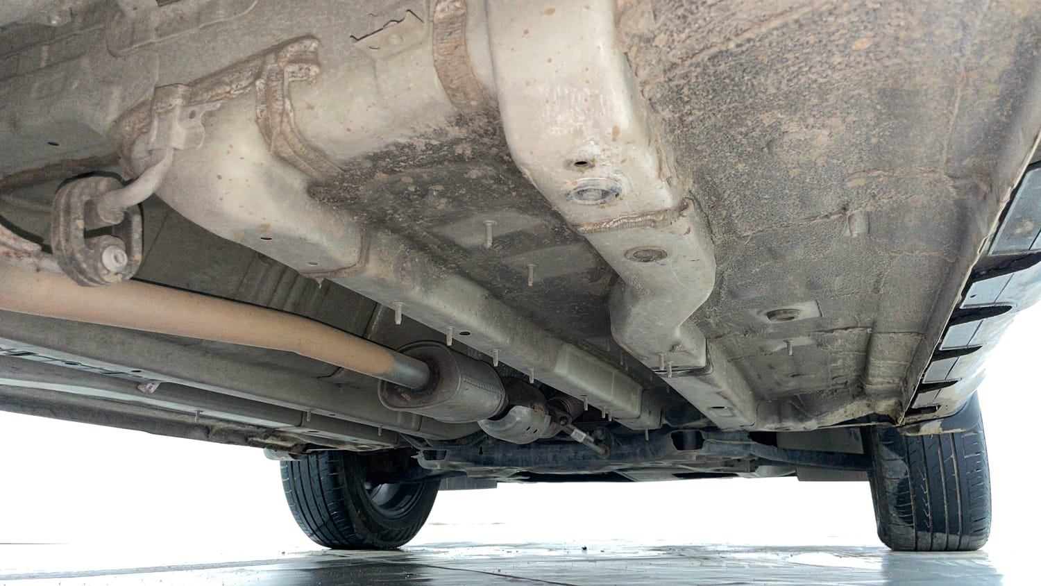 Used 2025 Hyundai Creta 1.5 MPi Petrol MT SX(O) Petrol Manual extra REAR RIGHT UNDERBODY VIEW