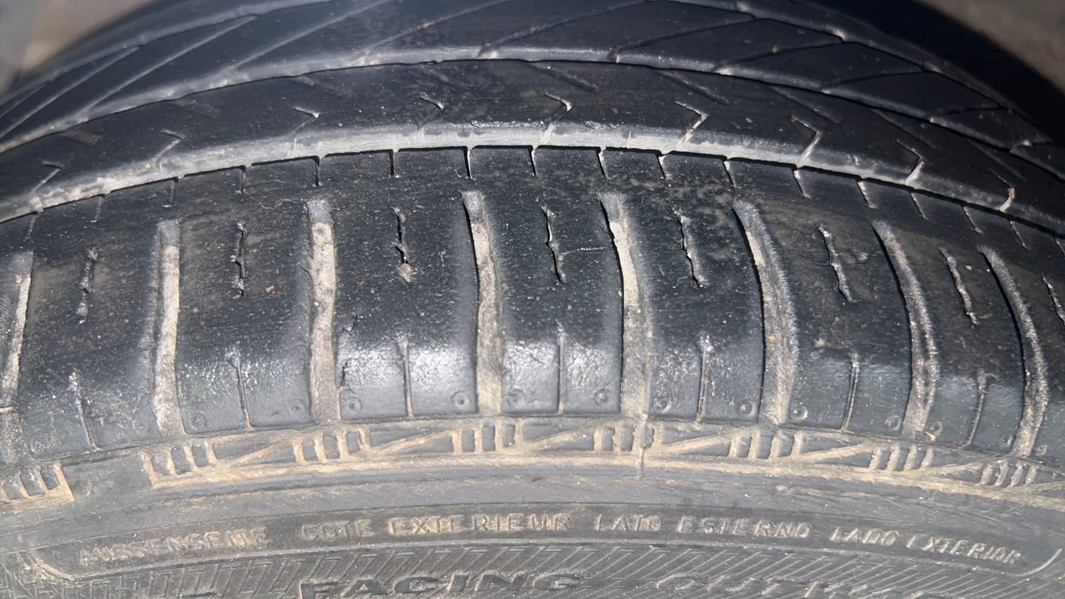 Used 2017 Hyundai Grand i10 Sportz 1.2 Kappa VTVT Petrol Manual tyres LEFT FRONT TYRE TREAD VIEW