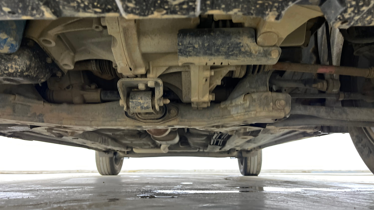Used 2023 Hyundai Exter SX (O) Connect 1.2 AMT Dual Tone Petrol Automatic extra FRONT LEFT UNDERBODY VIEW