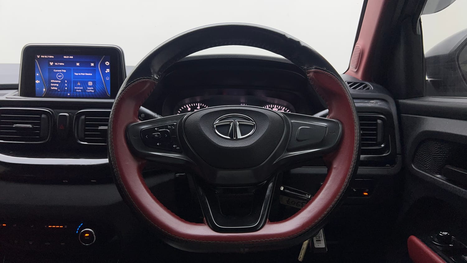 Used 2023 Tata Punch Adventure RHYTHM PACK MT Petrol + CNG (Outside Fitted) Cng Manual interior STEERING VIEW
