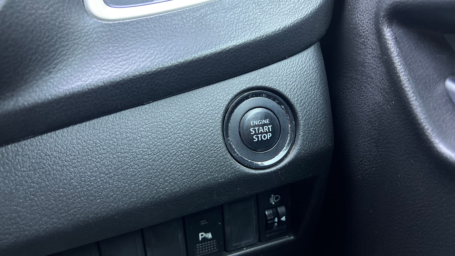 Used 2017 Maruti Suzuki Baleno Alpha 1.2 Petrol Manual top_features Keyless start