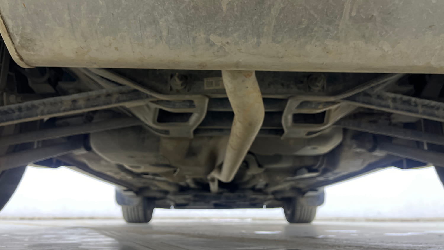 Used 2018 Jeep Compass Limited (O) 2.0 Diesel Diesel Manual extra REAR UNDERBODY VIEW (TAKEN FROM REAR)
