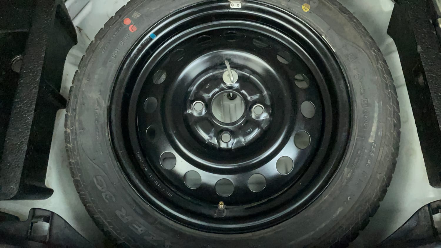 Used 2018 Maruti Suzuki Wagon R 1.0 VXI AMT Petrol Automatic tyres SPARE TYRE VIEW