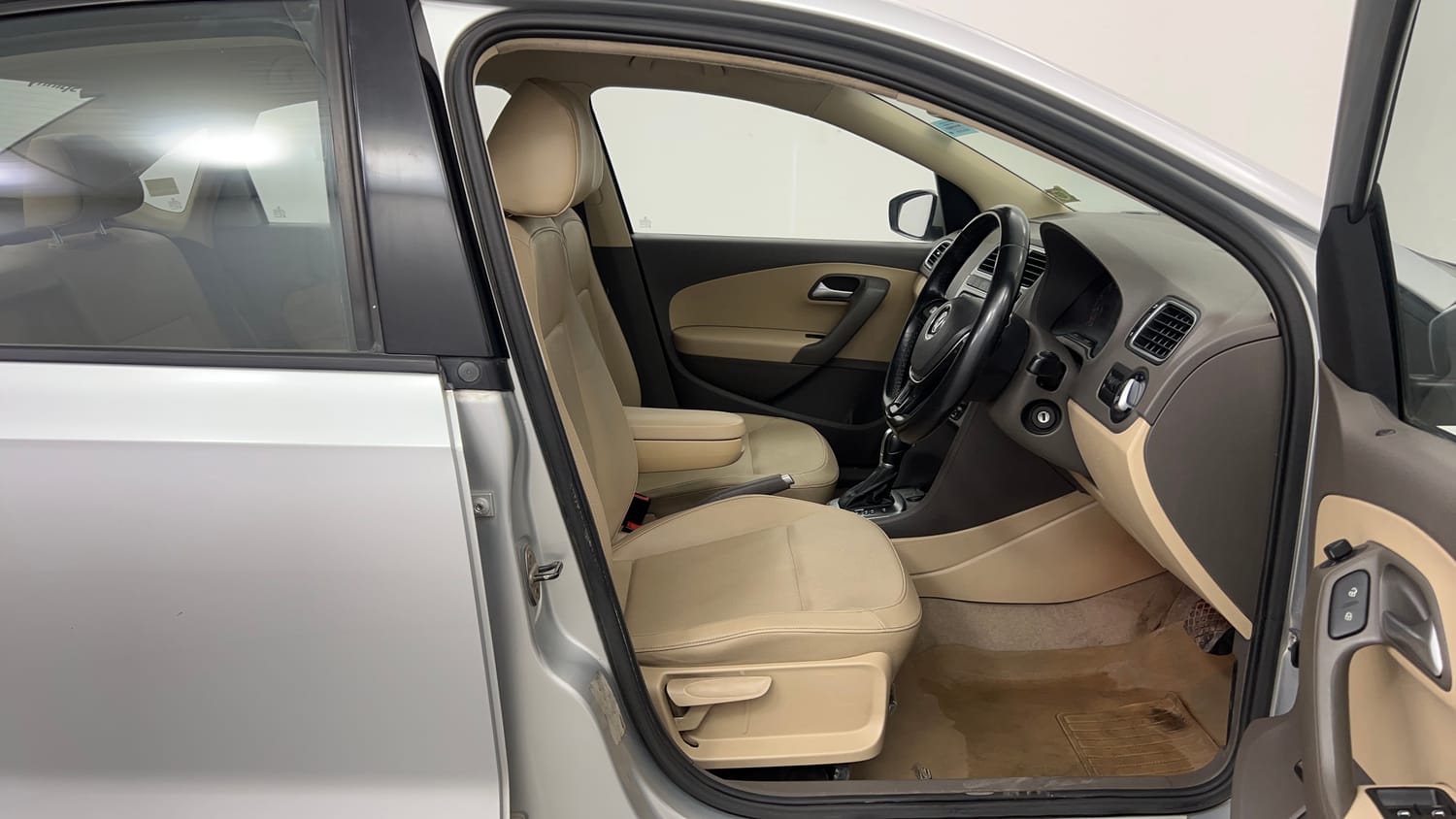 Used 2016 Volkswagen Vento Highline 1.2 (P) AT Petrol Automatic interior RIGHT SIDE FRONT DOOR CABIN VIEW