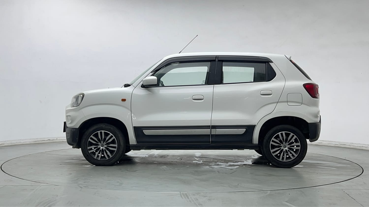 Used 2021 Maruti Suzuki S-Presso VXi Plus Petrol Manual exterior LEFT SIDE VIEW