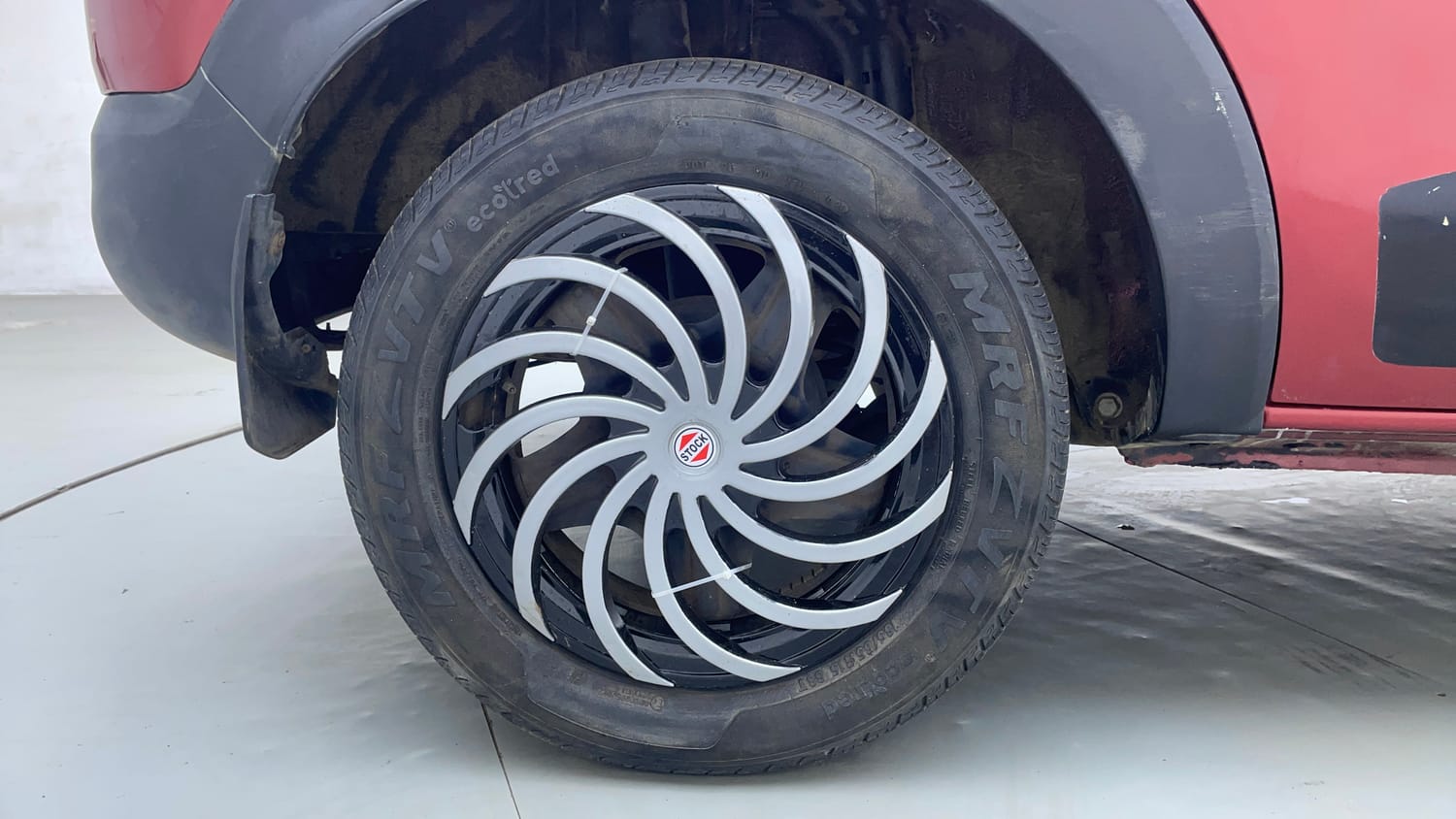 Used 2020 Renault Triber RXZ Petrol Manual tyres RIGHT REAR TYRE RIM VIEW