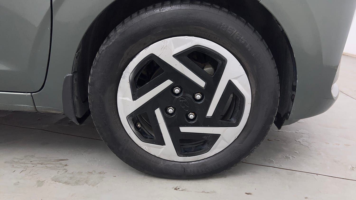 Used 2023 Hyundai Grand i10 Nios Sportz 1.2 Kappa VTVT Petrol Manual tyres RIGHT FRONT TYRE RIM VIEW