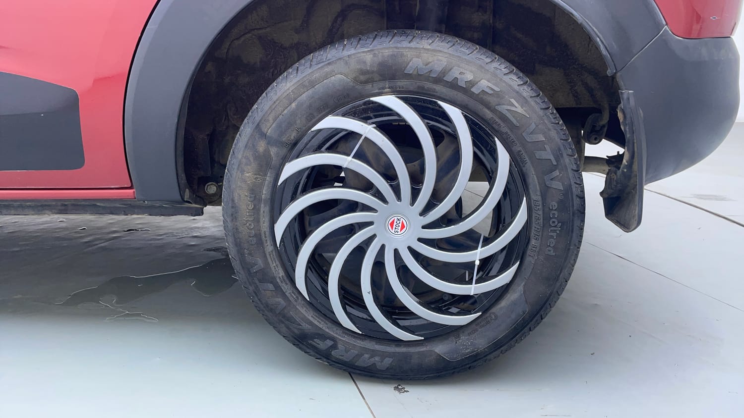Used 2020 Renault Triber RXZ Petrol Manual tyres LEFT REAR TYRE RIM VIEW