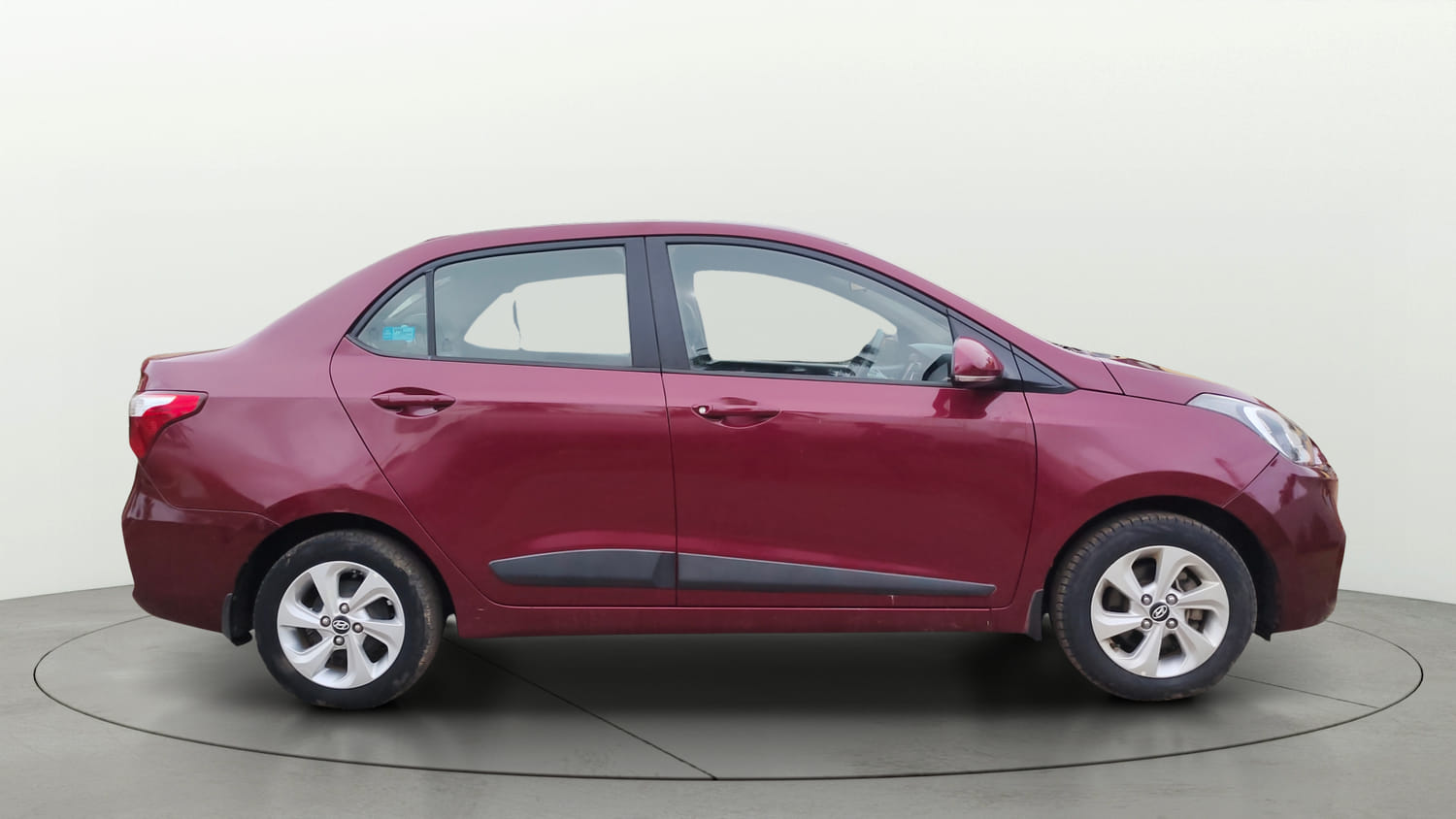 Used 2017 Hyundai Xcent SX 1.2 Petrol Manual exterior RIGHT SIDE VIEW