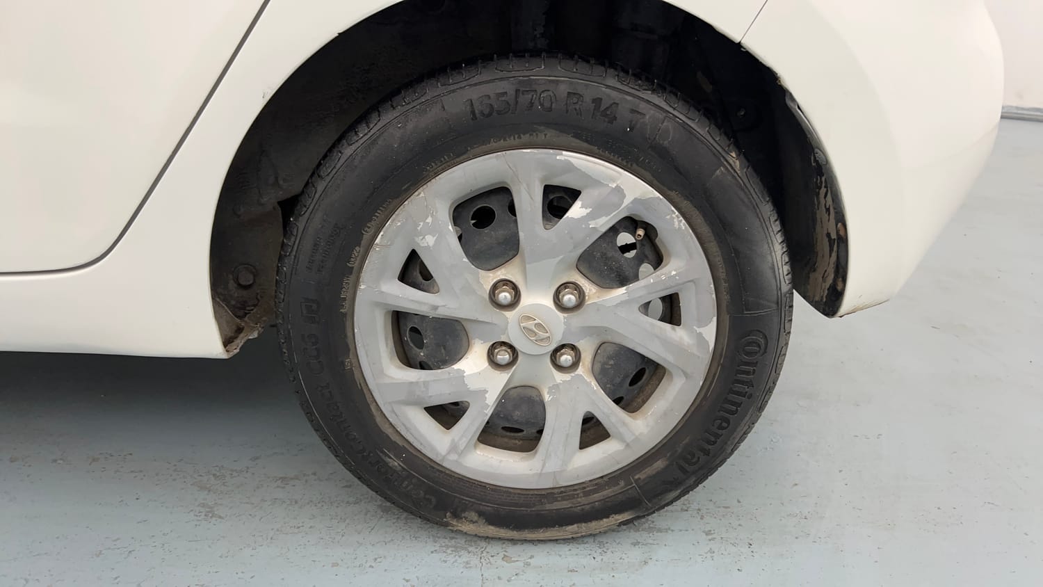 Used 2017 Hyundai Grand i10 Magna U2 1.2 CRDi Diesel Manual tyres LEFT REAR TYRE RIM VIEW