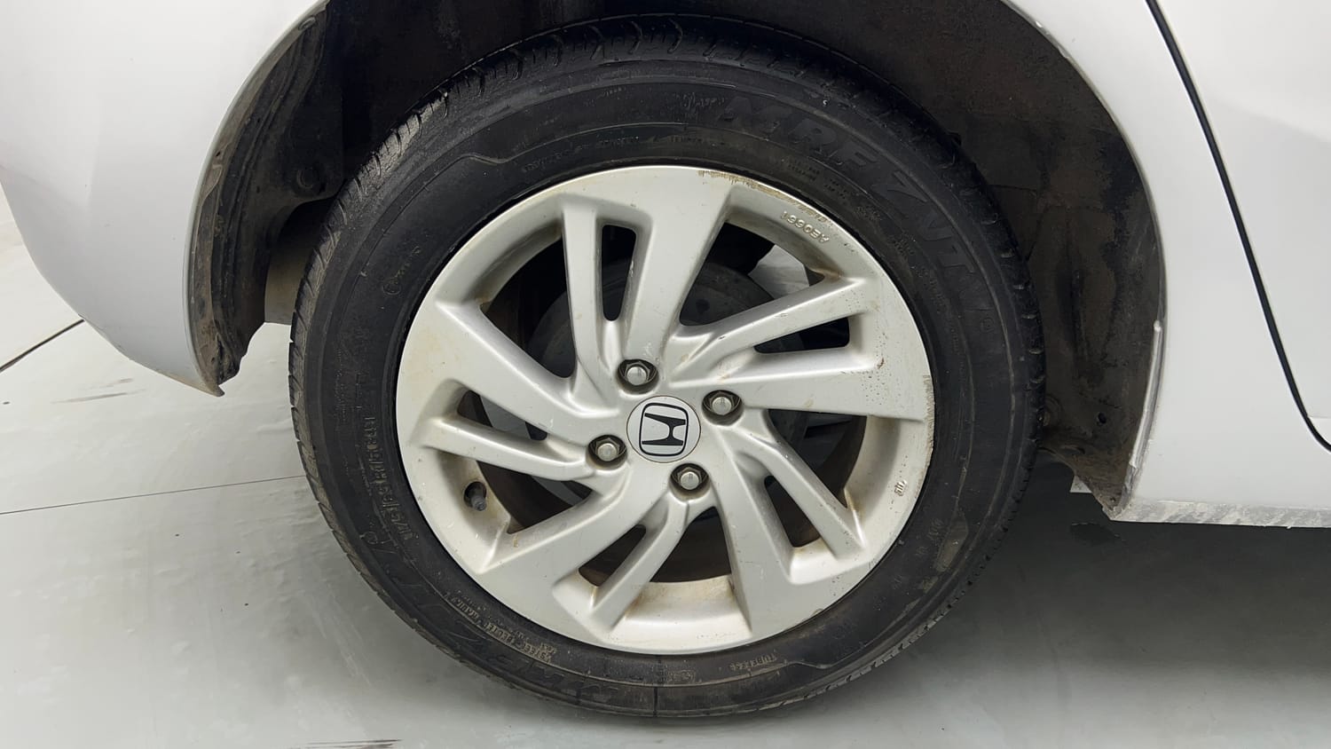 Used 2016 Honda Jazz VX Petrol Petrol Manual tyres RIGHT REAR TYRE RIM VIEW