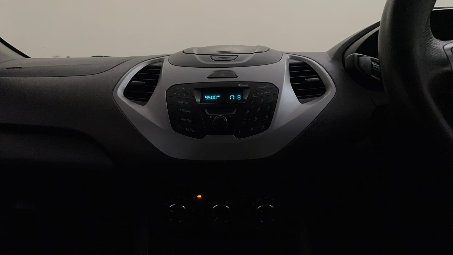 Used 2015 Ford Figo Trend 1.2 Ti-VCT Petrol Manual interior MUSIC SYSTEM & AC CONTROL VIEW