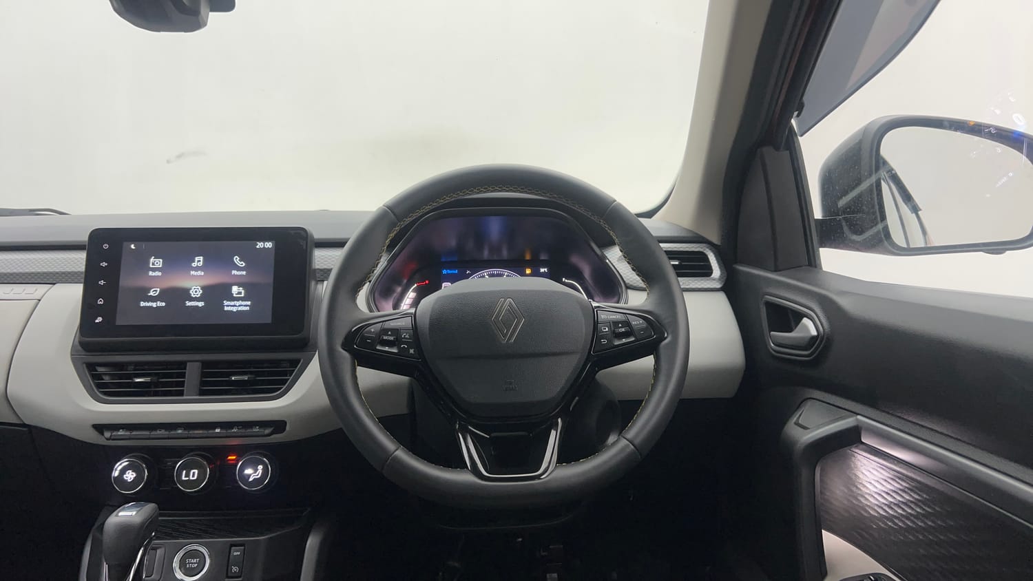 Used 2026 Renault Kiger Emotion CVT Turbo Dual Tone Petrol Automatic interior STEERING VIEW