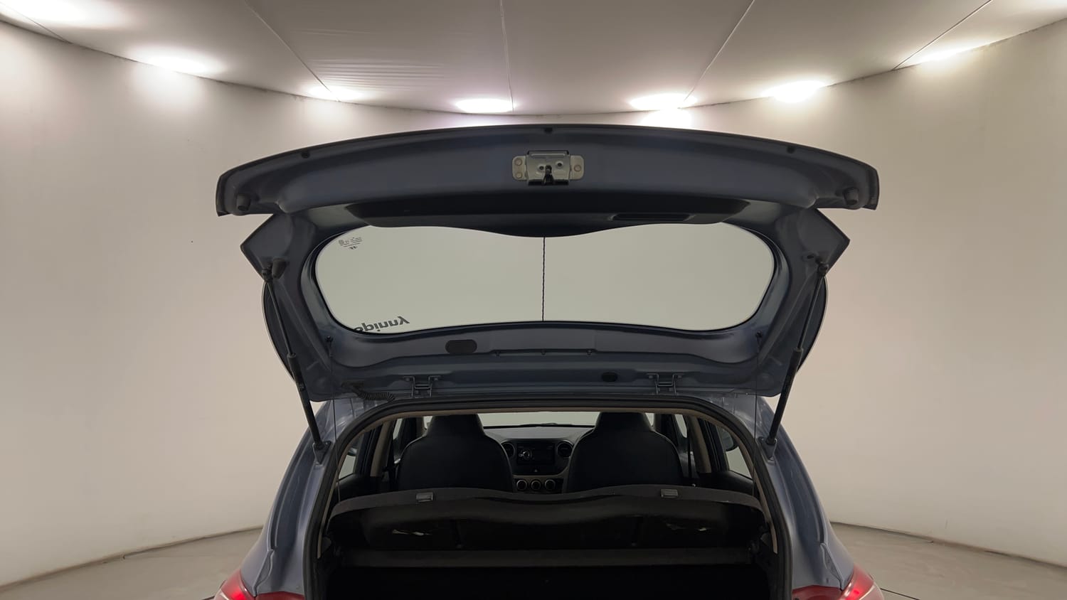 Used 2016 Hyundai Grand i10 Magna AT 1.2 Kappa VTVT Petrol Automatic interior DICKY DOOR OPEN VIEW