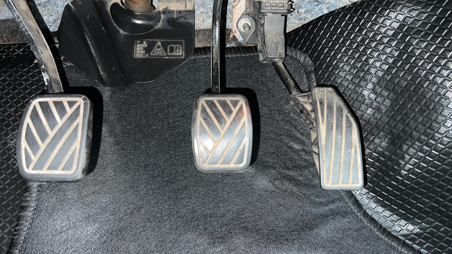 Used 2022 Maruti Suzuki Baleno Zeta MT Petrol Manual interior PEDALS VIEW
