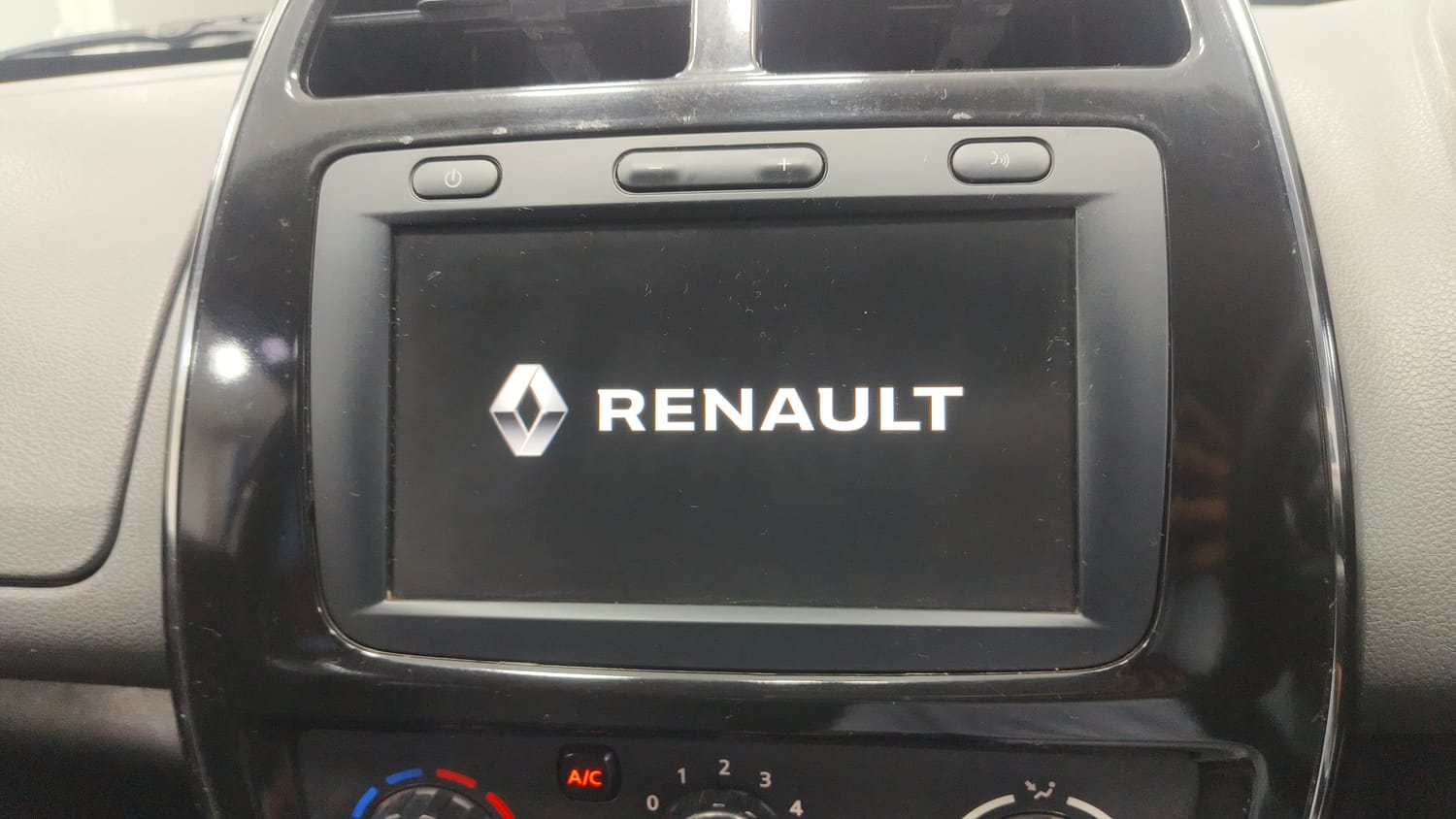 Used 2020 Renault Kwid RXT Opt Petrol Manual top_features Touch screen infotainment system