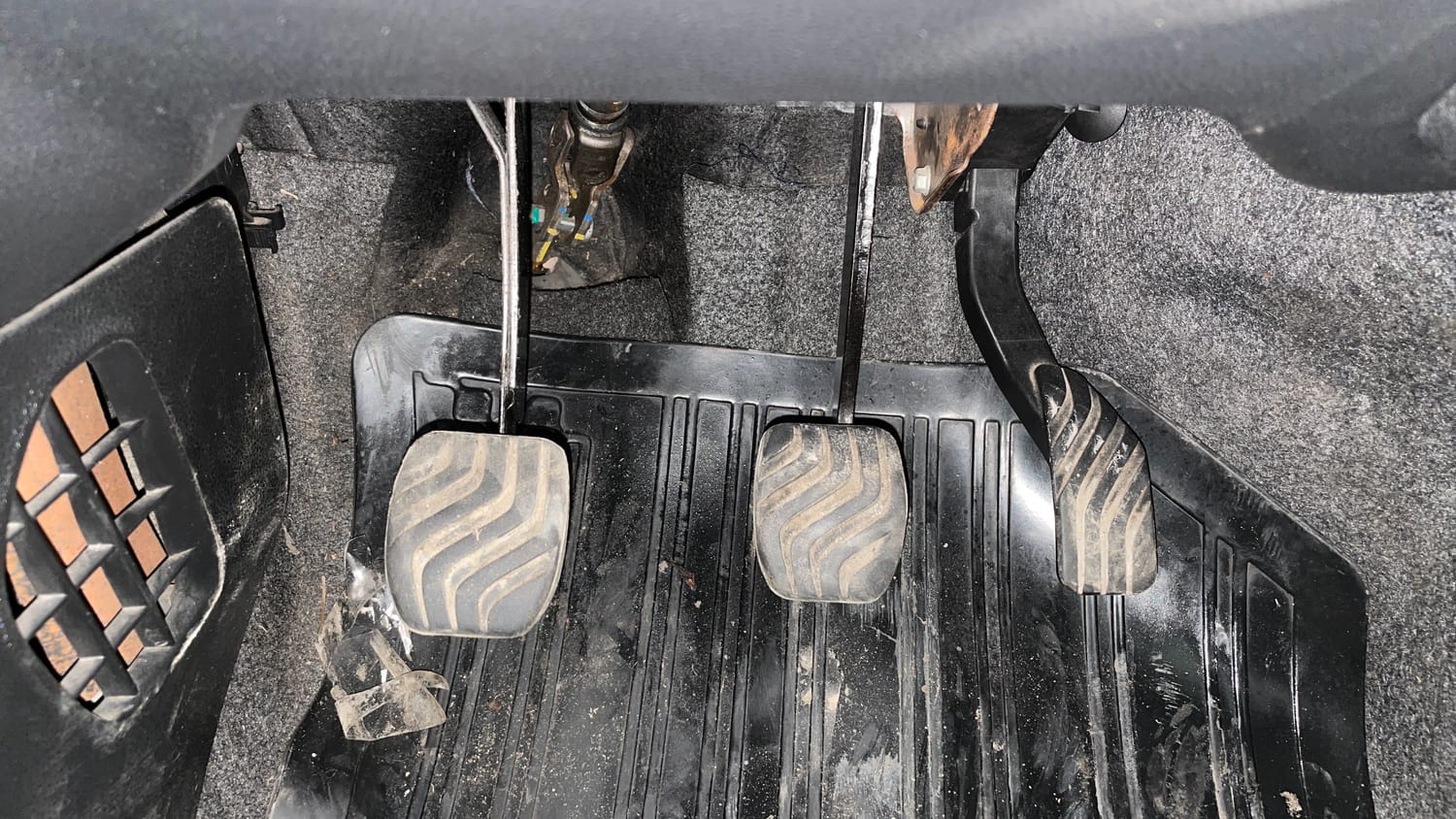 Used 2019 Renault Kwid RXT Opt Petrol Manual interior PEDALS VIEW