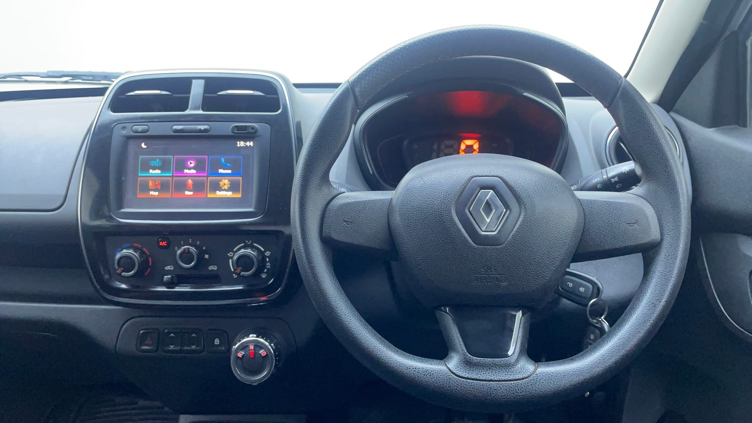 Used 2018 Renault Kwid 1.0 RXT AMT Opt Petrol Automatic interior STEERING VIEW