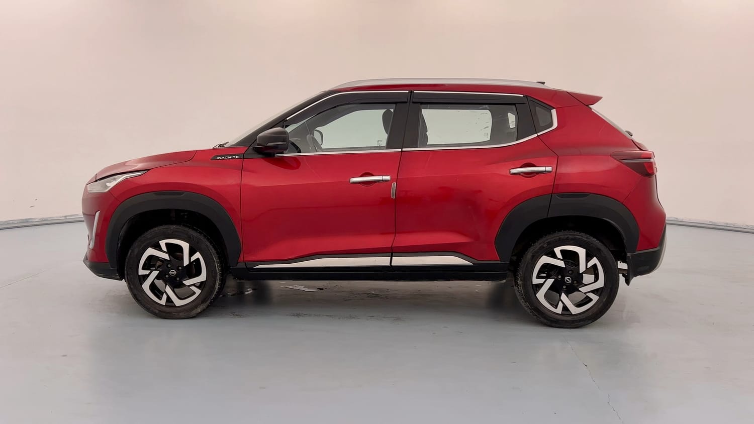 Used 2023 Nissan Magnite XV Executive Petrol Manual exterior LEFT SIDE VIEW