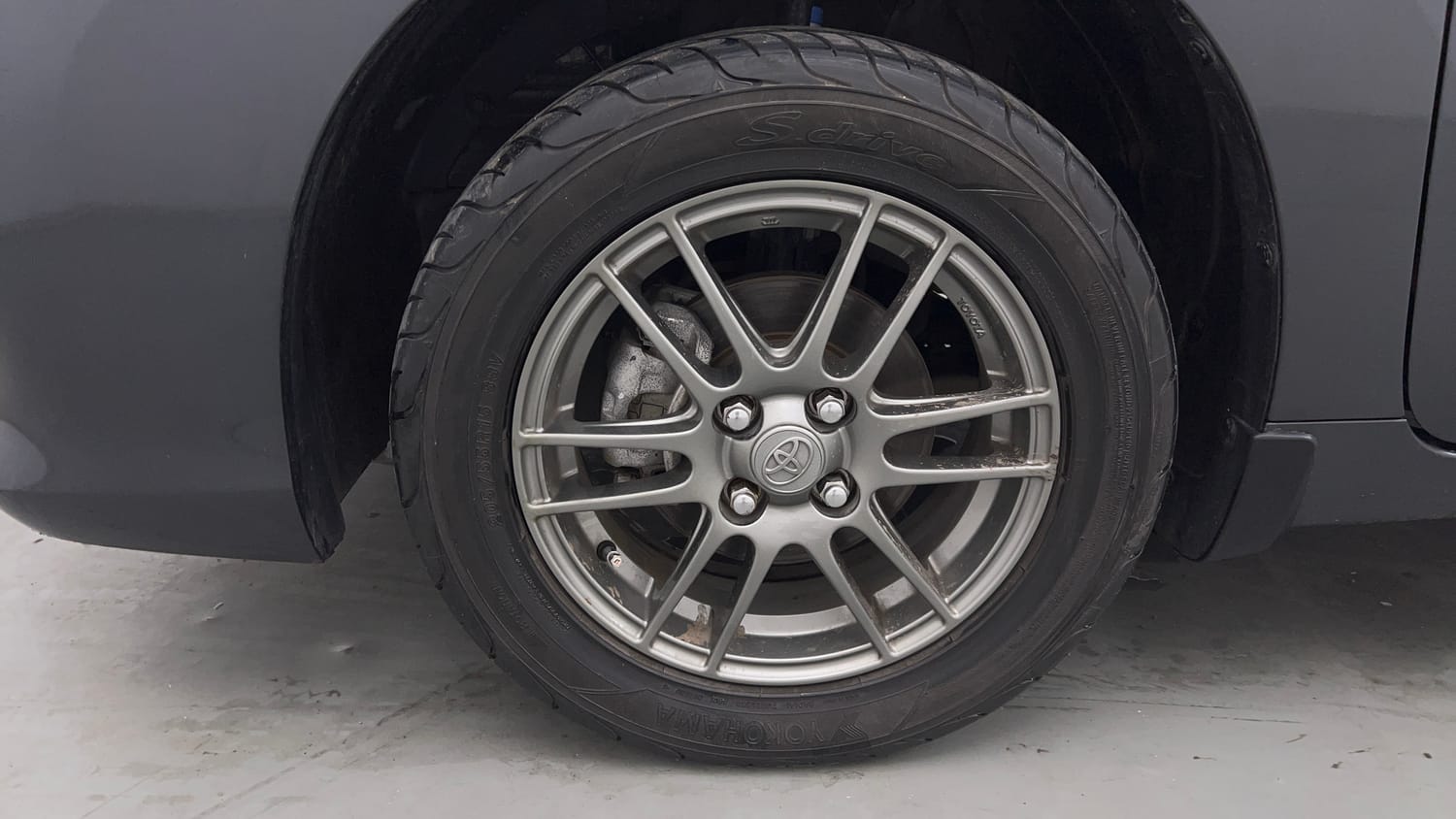 Used 2024 Toyota Glanza V AMT Petrol Automatic tyres LEFT FRONT TYRE RIM VIEW