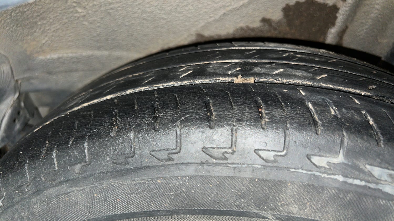 Used 2020 Maruti Suzuki Ignis Zeta 1.2 MT Petrol Manual tyres LEFT REAR TYRE TREAD VIEW