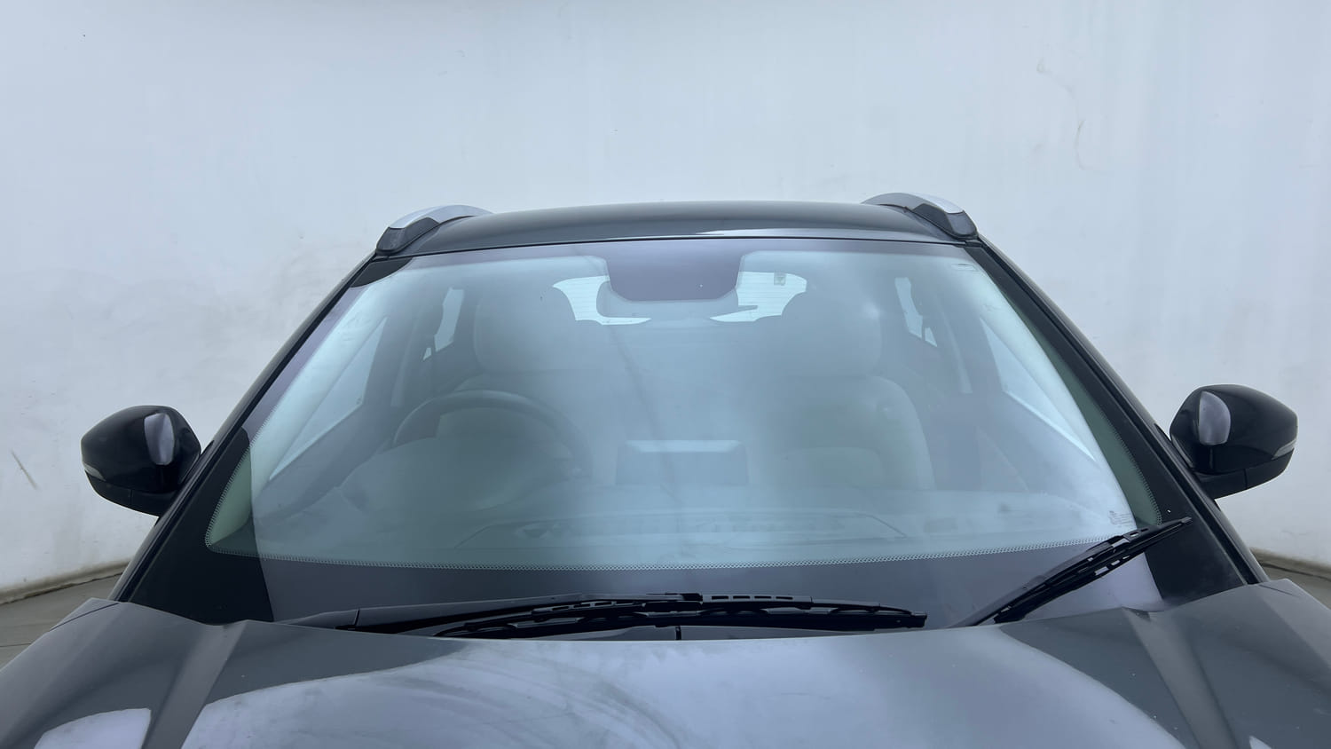 Used 2023 Tata Nexon XZ Plus (L) Petrol Manual exterior FRONT WINDSHIELD VIEW