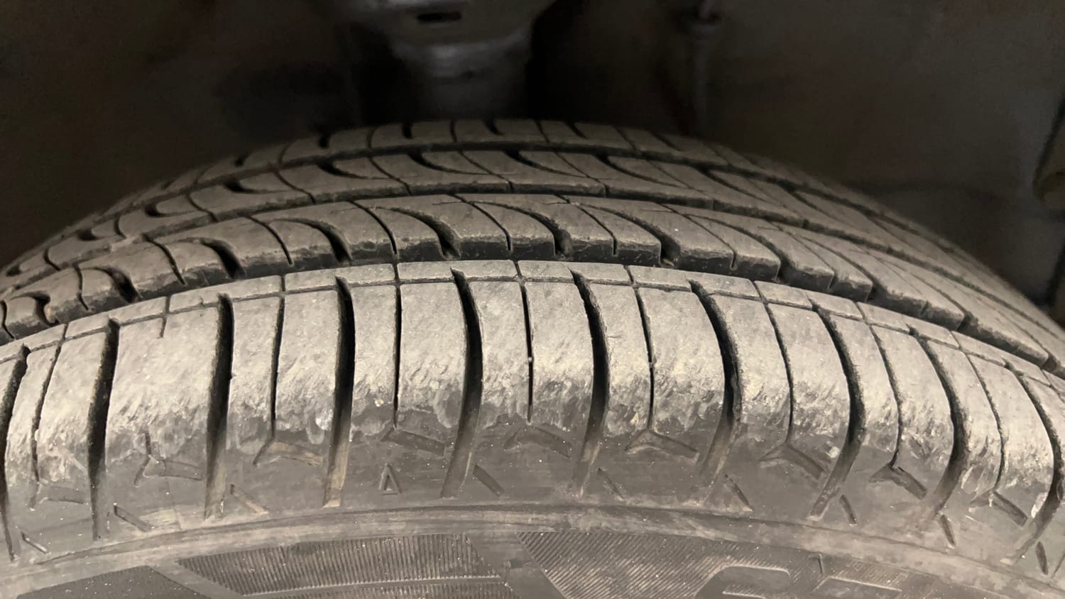 Used 2016 Maruti Suzuki Wagon R 1.0 VXI AMT Petrol Automatic tyres RIGHT FRONT TYRE TREAD VIEW