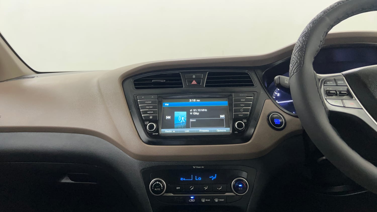 Used 2015 Hyundai Elite i20 Asta 1.2 Petrol Manual interior MUSIC SYSTEM & AC CONTROL VIEW