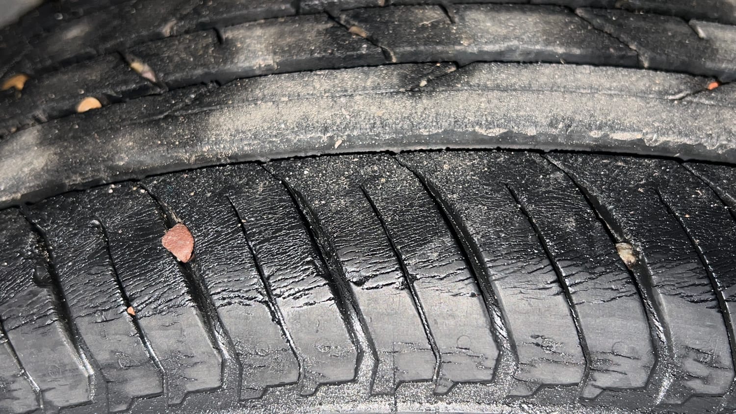 Used 2021 Nissan Magnite XL Petrol Manual tyres LEFT REAR TYRE TREAD VIEW