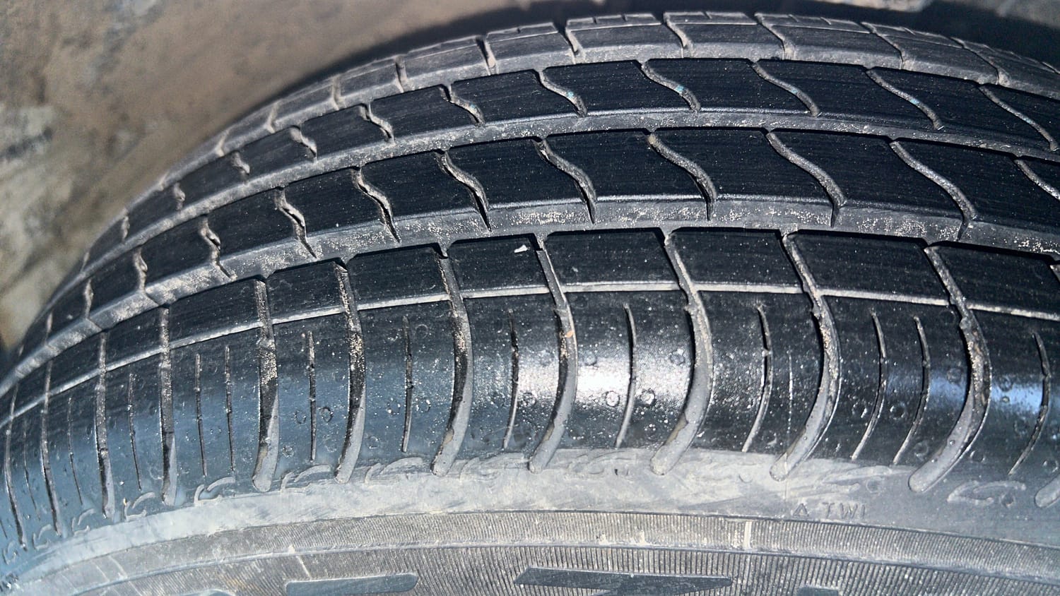 Used 2021 Maruti Suzuki S-Presso VXi Plus Petrol Manual tyres RIGHT FRONT TYRE TREAD VIEW