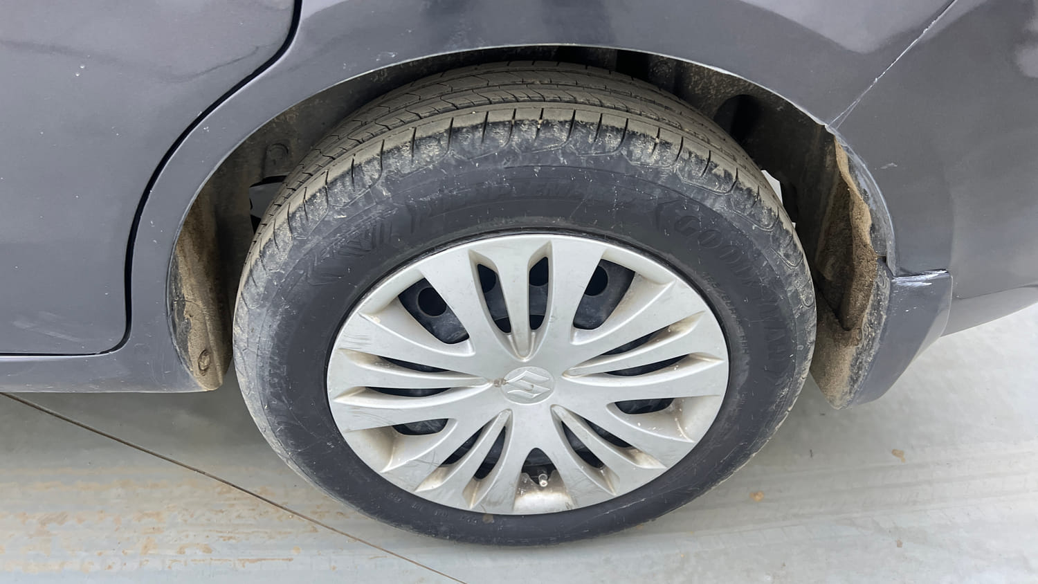 Used 2013 Maruti Suzuki Ertiga Vxi Petrol Manual tyres LEFT REAR TYRE RIM VIEW