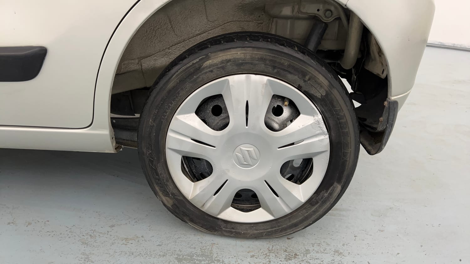 Used 2018 Maruti Suzuki Wagon R 1.0 VXI AMT Petrol Automatic tyres LEFT REAR TYRE RIM VIEW