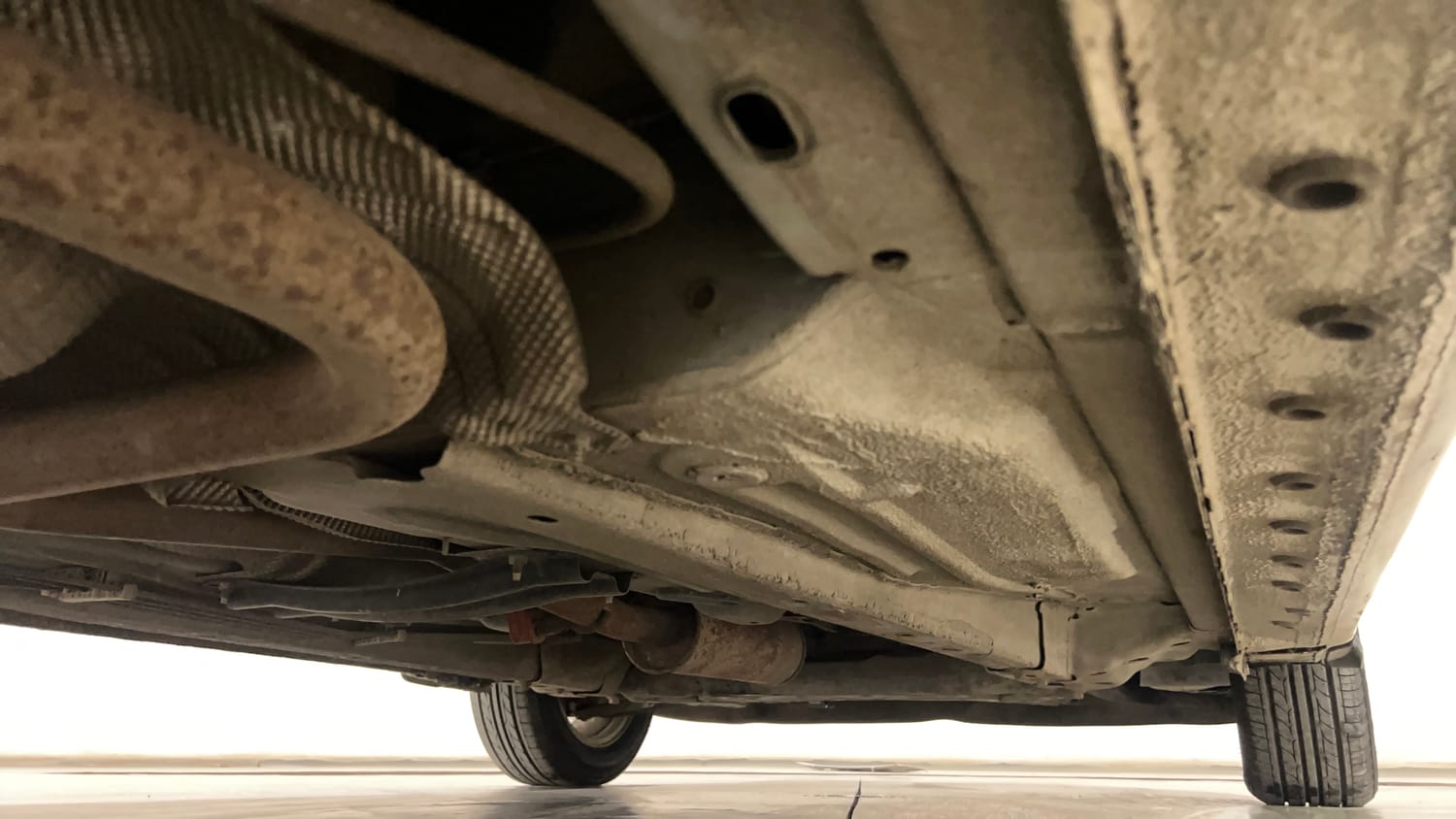 Used 2018 Ford Figo Titanium 1.2 Ti-VCT Petrol Manual extra REAR RIGHT UNDERBODY VIEW