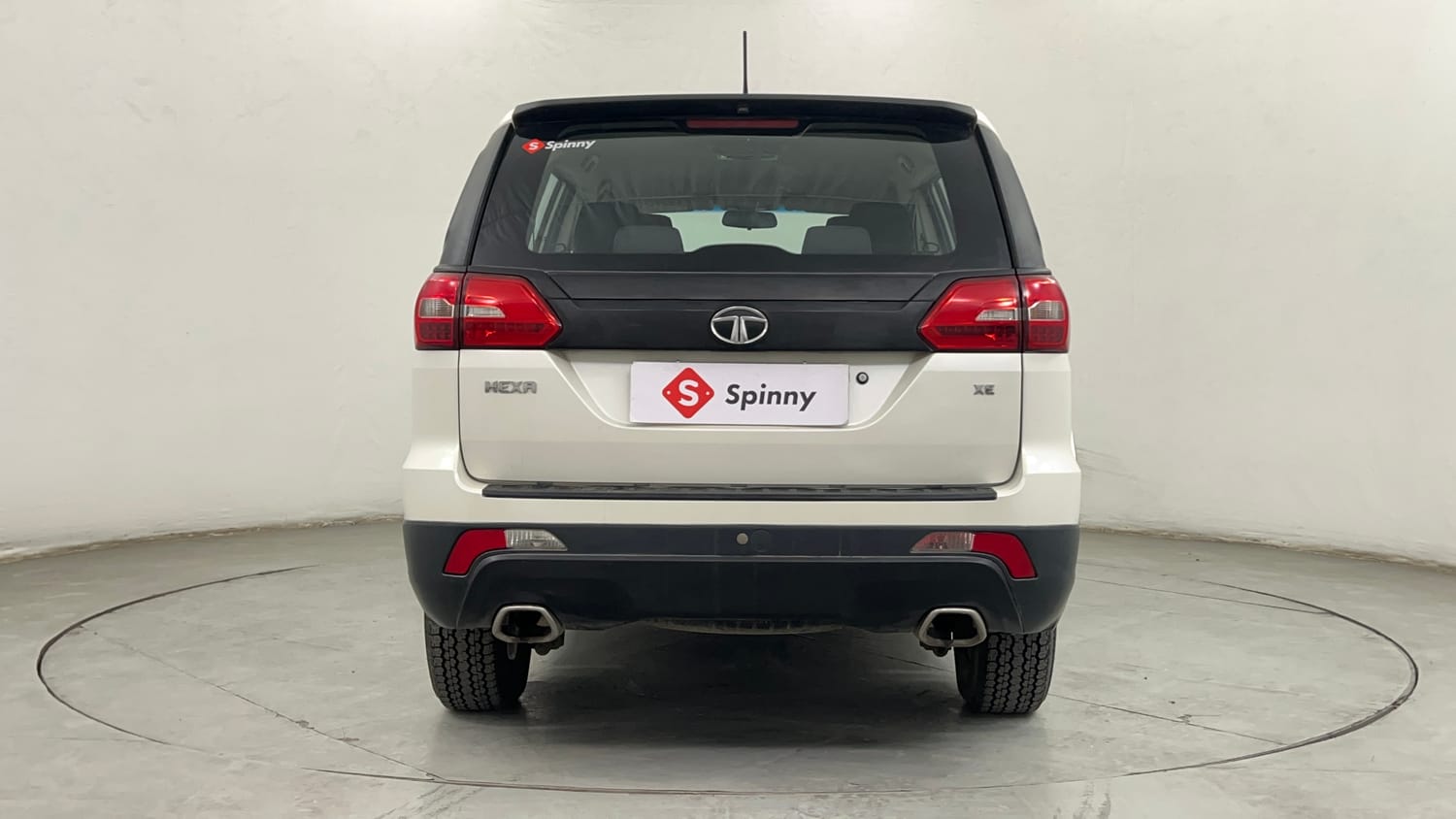Used 2018 Tata Hexa XE 4x2 7 STR Diesel Manual exterior BACK VIEW