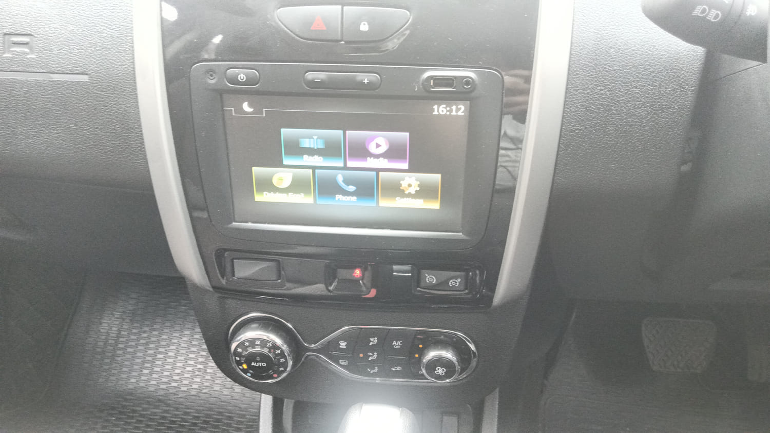 Used 2021 Renault Duster RXZ 1.3 Turbo Petrol CVT Petrol Automatic interior MUSIC SYSTEM & AC CONTROL VIEW