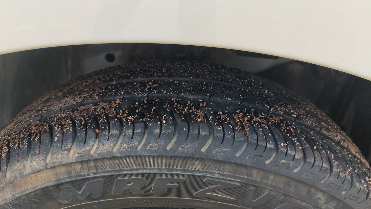 Used 2022 Honda Amaze VX CVT 1.2 Petrol Petrol Automatic tyres RIGHT FRONT TYRE TREAD VIEW